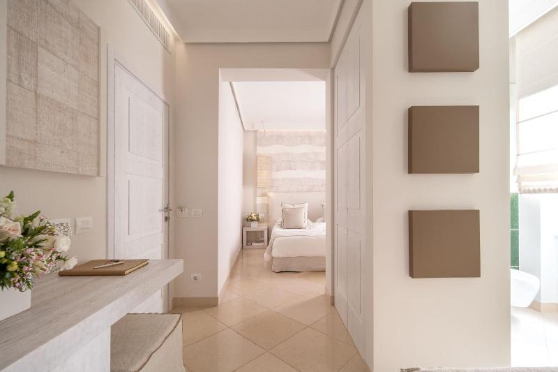 Double Room image 4