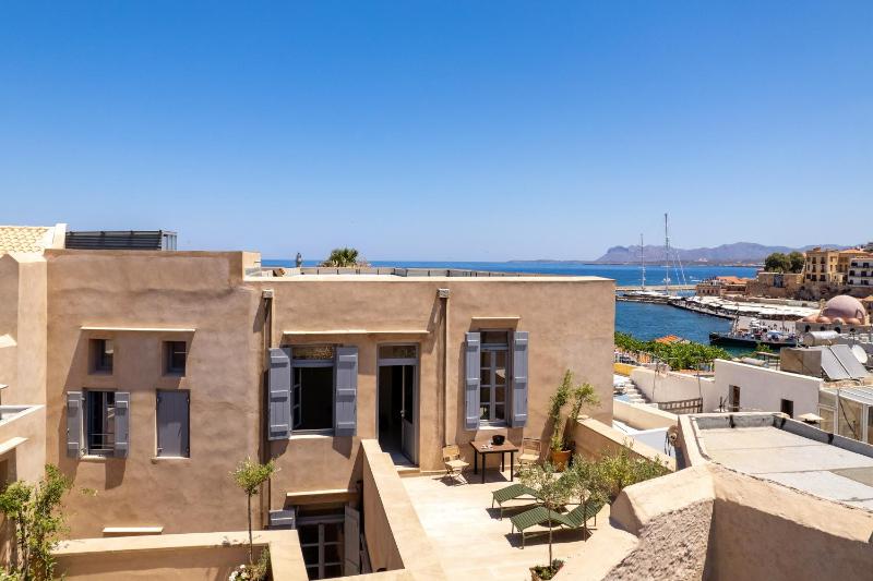 AZADE Chania - image 1