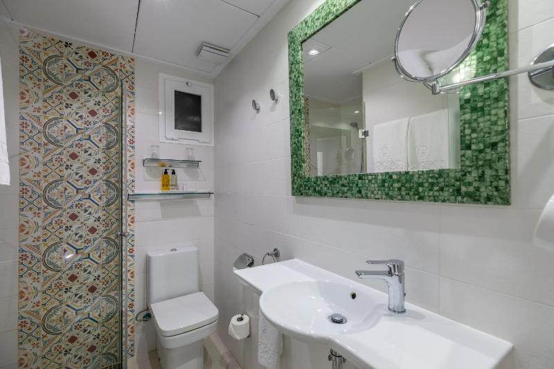 Double or Twin Room with Sea View image 1