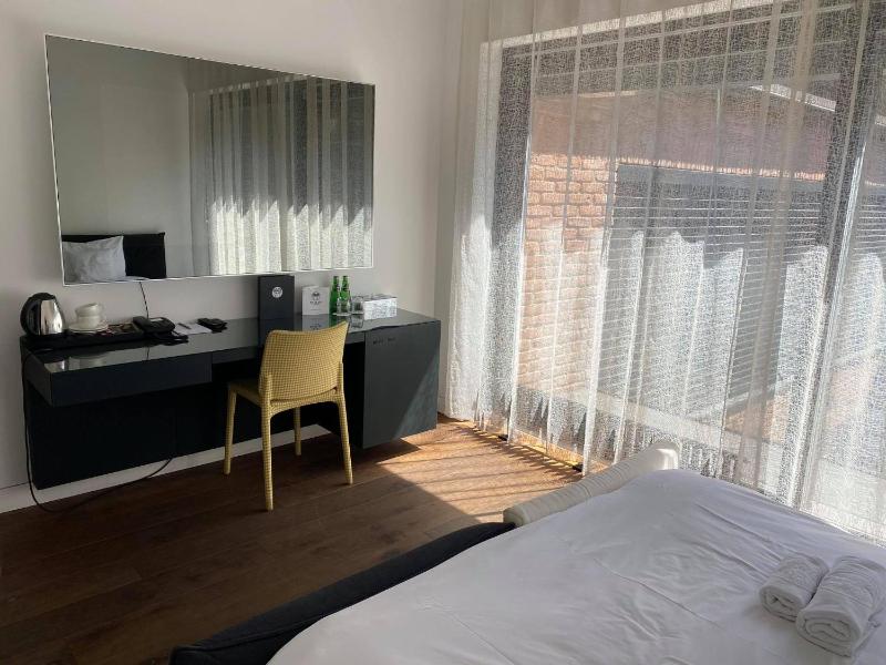 Single Room with Balcony image 3