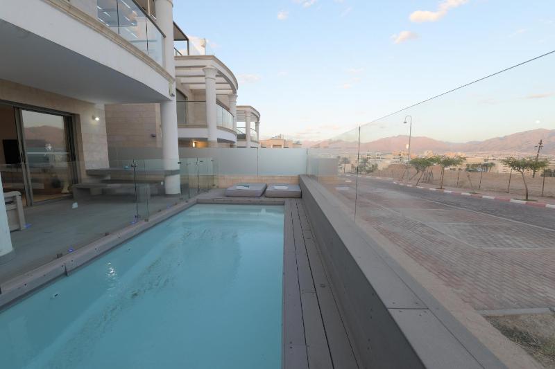 Amdar Holiday Apartments with private pools - image 2