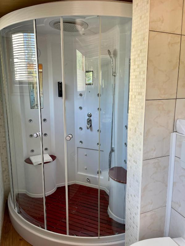 Superior Room Plus with rolling-out Whirlpool and Fireplace image 2