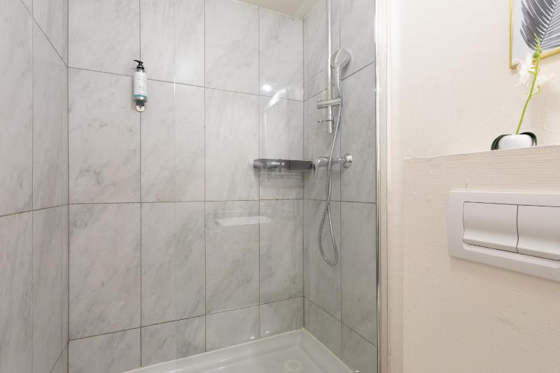 Two-Room Apartment image 4
