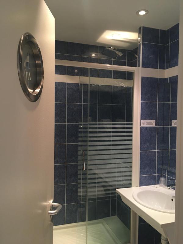 Double Room with Private Bathroom image 4