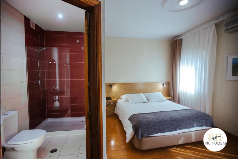 Double Room image 2
