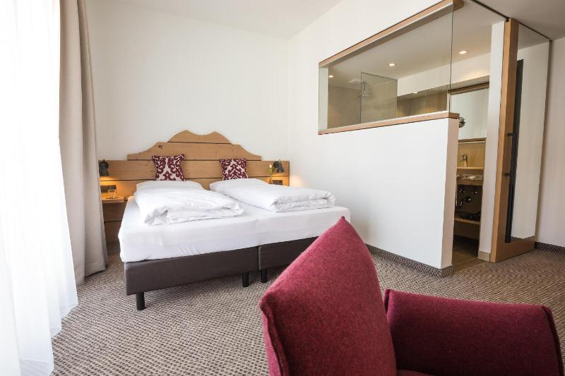 King Room image 4