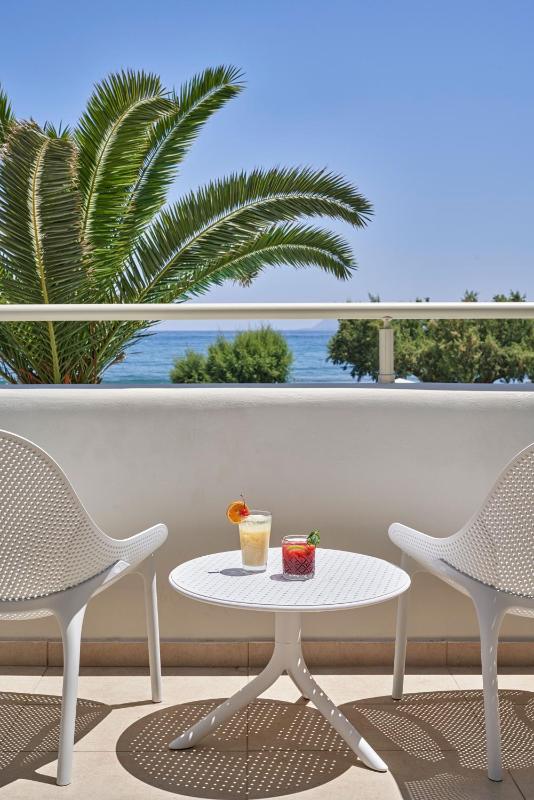 Superior Room with Sea View image 4