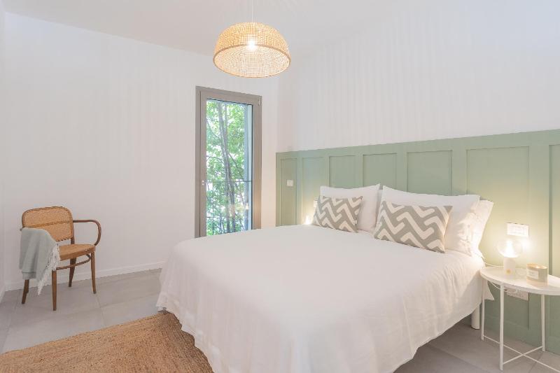 Ginepro & Salvia Apartments in Como by Rent All Como - image 1