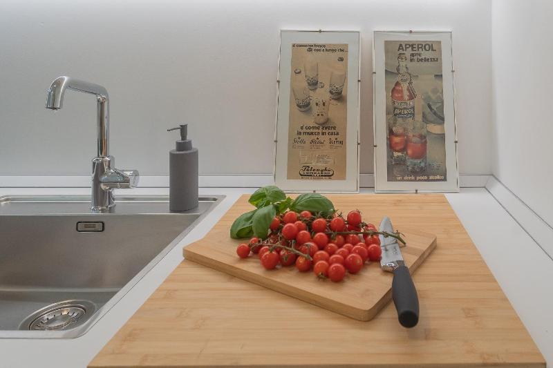 Ginepro & Salvia Apartments in Como by Rent All Como - image 3