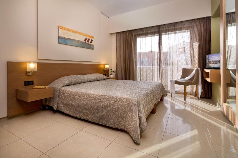 Junior Suite with Garden View image 1