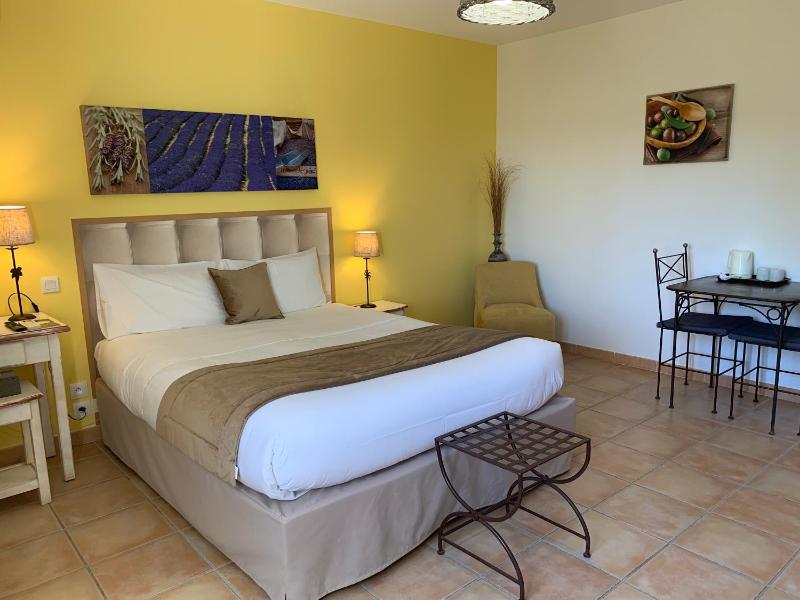 Superior Double Room image 3