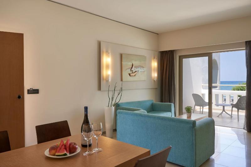 Junior Suite with Sea View image 4