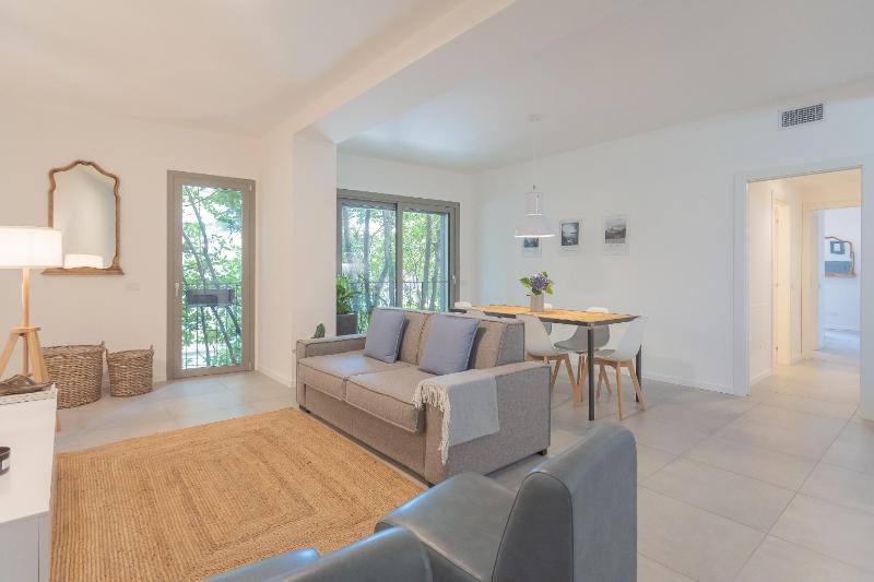 Ginepro & Salvia Apartments in Como by Rent All Como - image 41