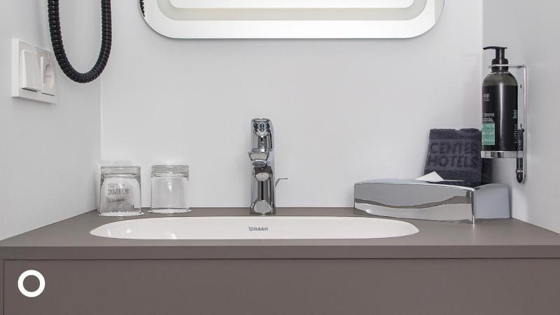 Standard Double or Twin Room image 4