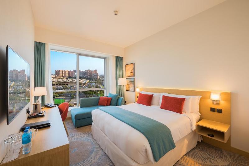 AVANI Superior Pool View Room image 1