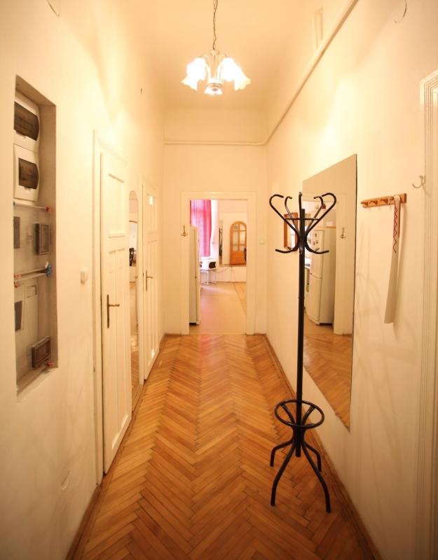 Vacation Budapest Apartment - image 4
