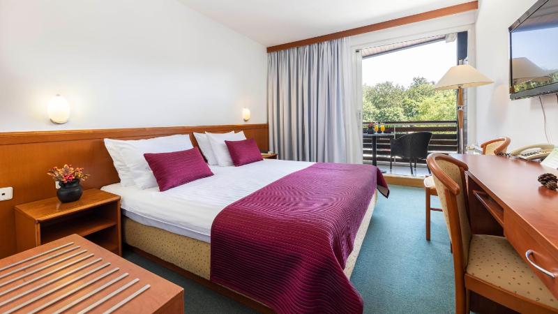 Standard Double Room - Park Side image 1