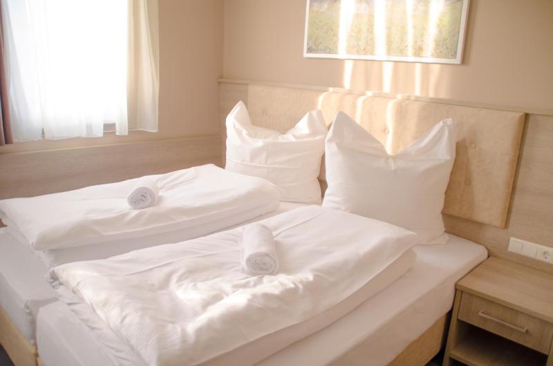 Double Room image 1
