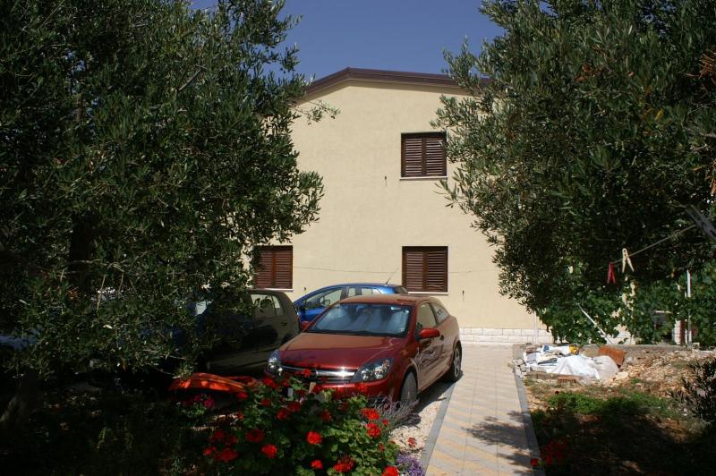Apartments with parking space Rogoznica - 4218 - image 4