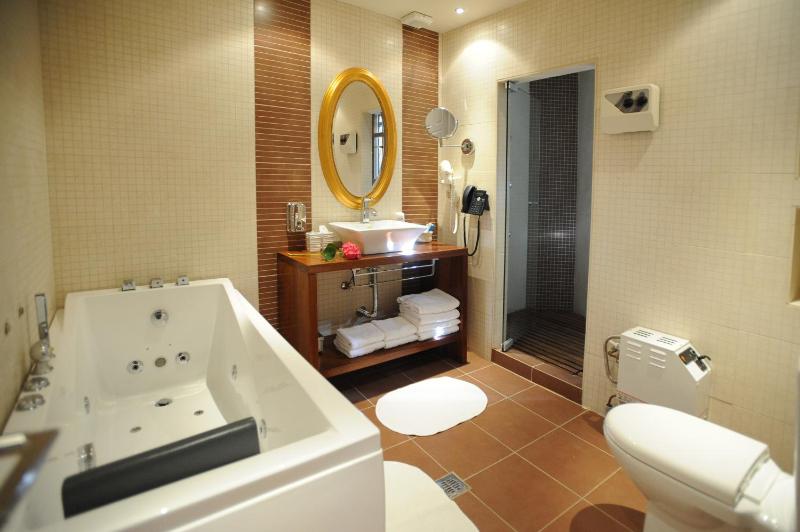 Two-Bedroom Suite image 4