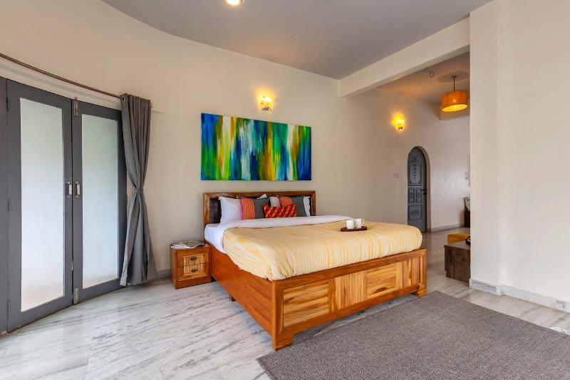 StayVista's Grey Mosaics - Vasai - 5BHK Villa with Pool Table & Private Pool - image 9