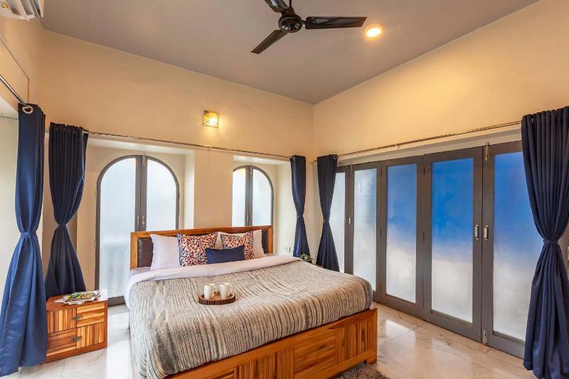 StayVista's Grey Mosaics - Vasai - 5BHK Villa with Pool Table & Private Pool - image 10
