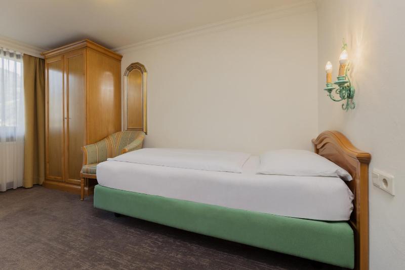 Single Room image 3