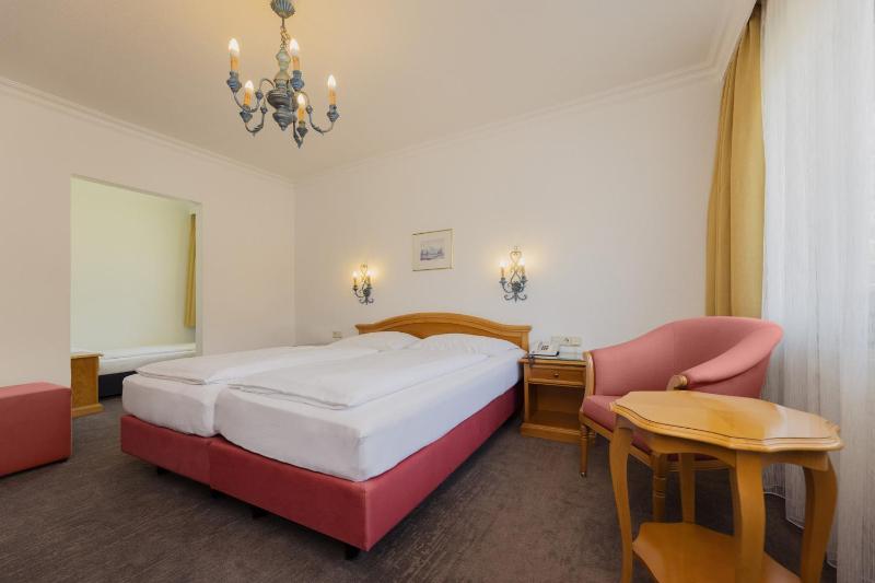 Triple Room with View image 1