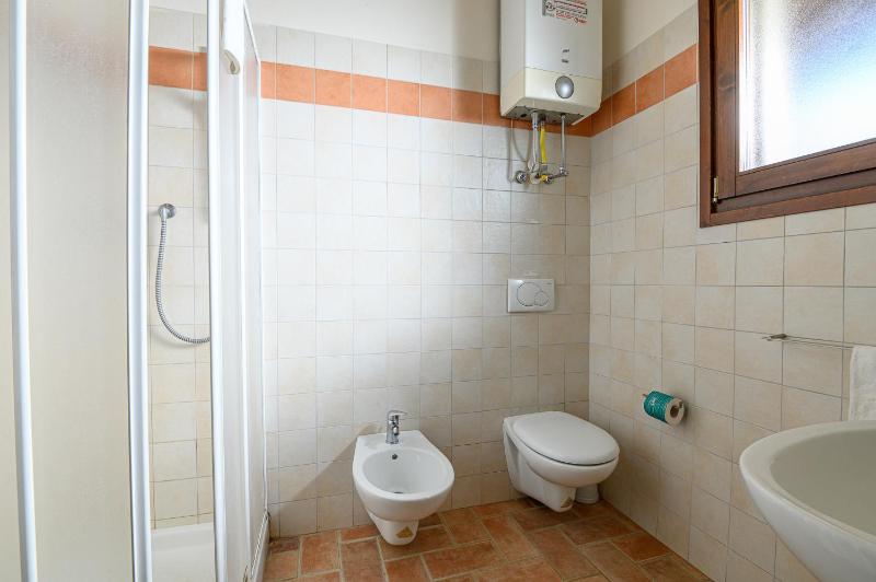One-Bedroom Apartment image 4