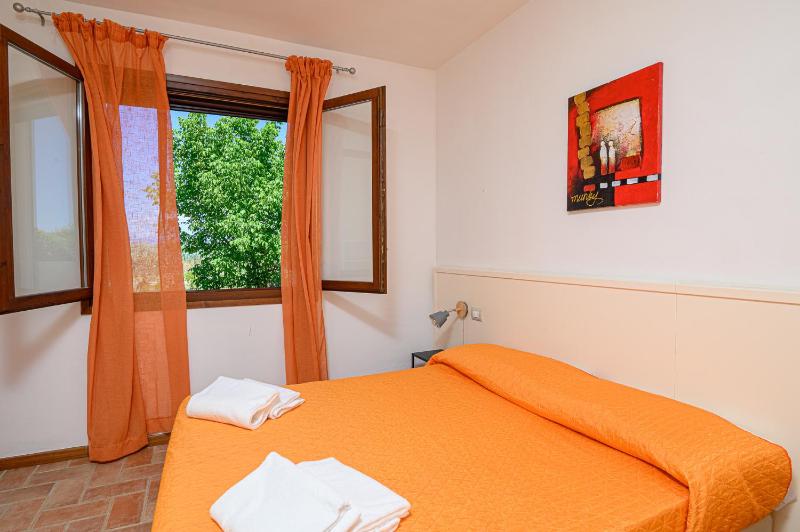 One-Bedroom Apartment image 3