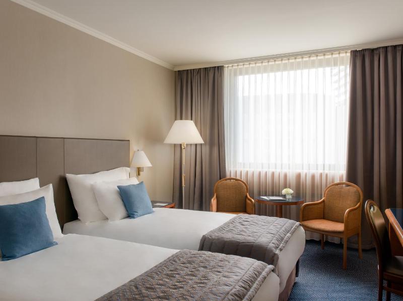 Executive Twin Room with Lounge & Spa Access image 1