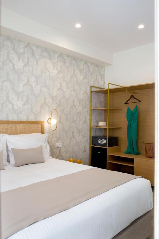 Standard Double Room with Balcony image 4