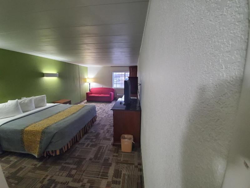 King Room - Disability Access-Non Smoking image 3