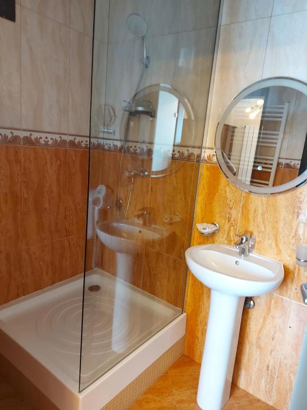 Deluxe Double or Twin Room with Balcony image 4