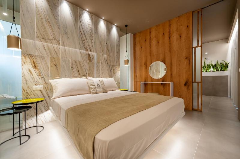 Deluxe Suite with Sea View