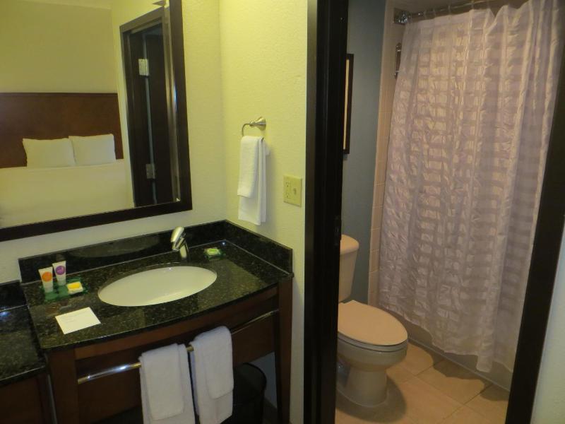 Double Room with Two Double Beds and Sofa Bed image 2