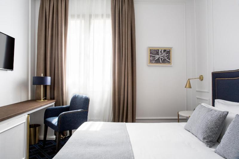 Superior Double or Twin Room image 3