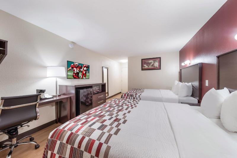 Deluxe Room with Two Queen Beds Non-Smoking image 3