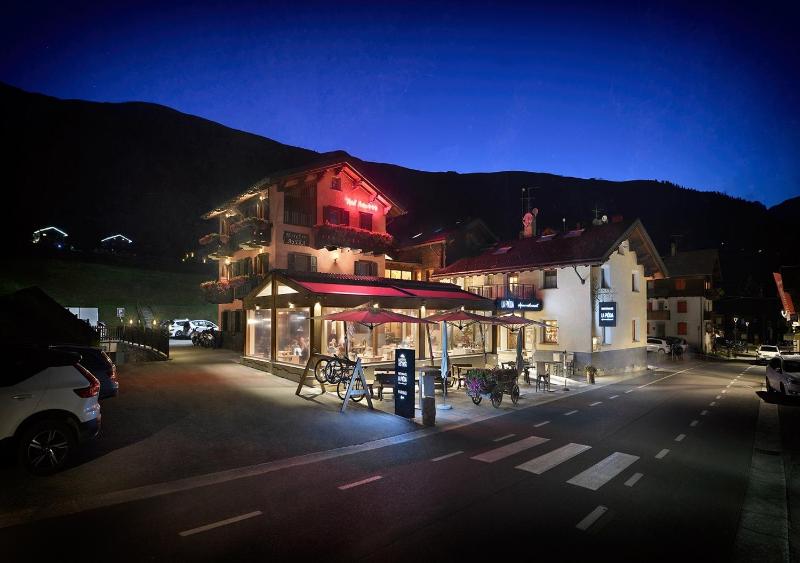 Hotel Astra - image 20