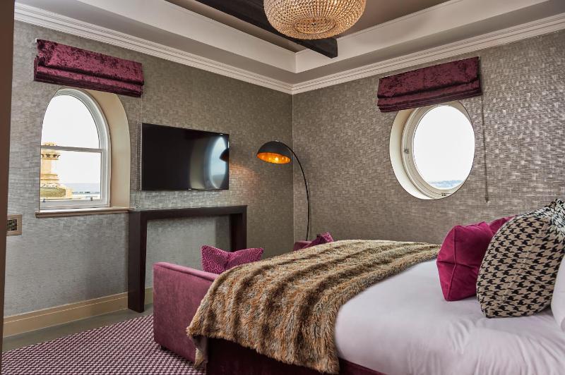 Signature Suite image 2