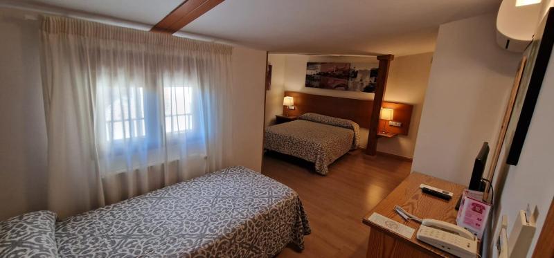 Double or Twin Room with Extra Bed image 2