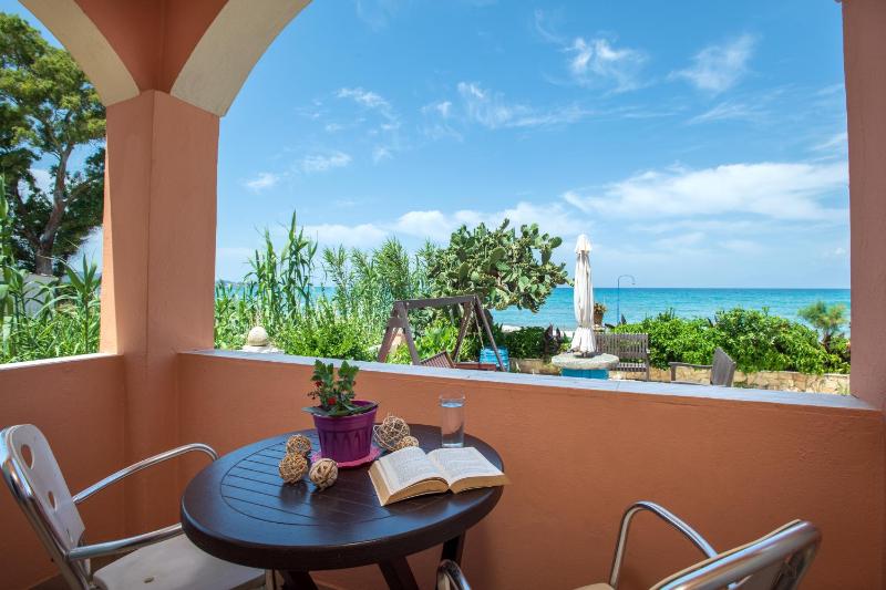 Studio with Sea View image 4