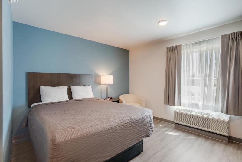 QUEEN SUITE image 4