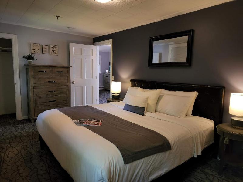 Superior Suite image 3