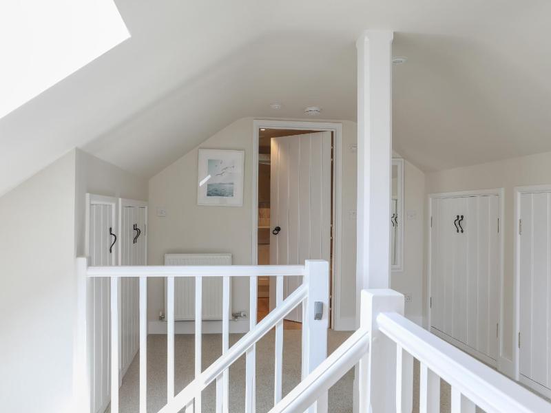 Stable End Cottage - image 36