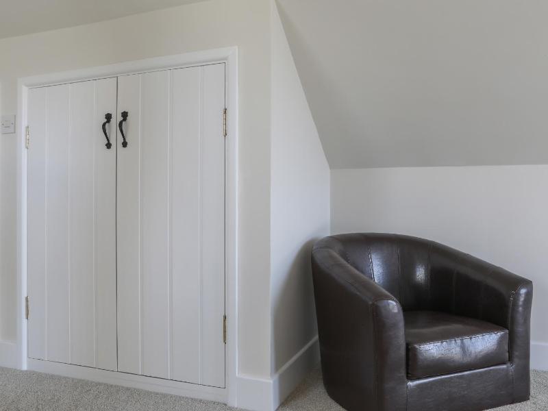Stable End Cottage - image 7