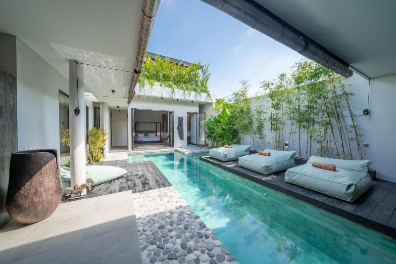 Villa Wiraja 1 - Modern 4 bdr villa in Berawa - image 23