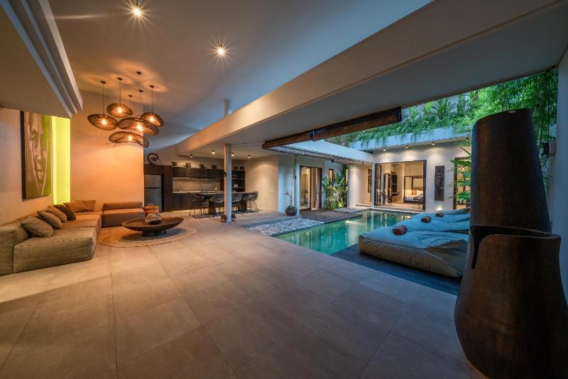Villa Wiraja 1 - Modern 4 bdr villa in Berawa - image 32