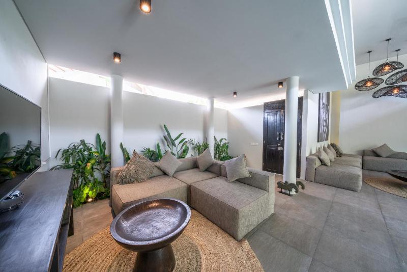 Villa Wiraja 1 - Modern 4 bdr villa in Berawa - image 10