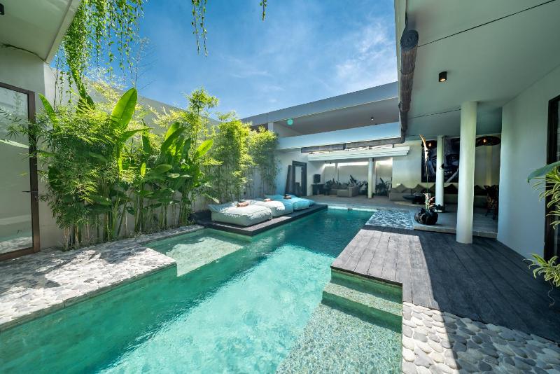 Villa Wiraja 1 - Modern 4 bdr villa in Berawa - image 1